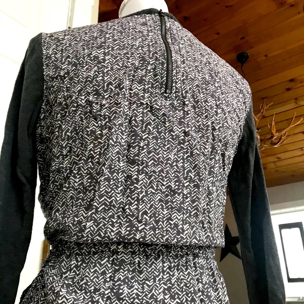 XS Lou & Grey Tie Waist Raglan Dress Has Pockets